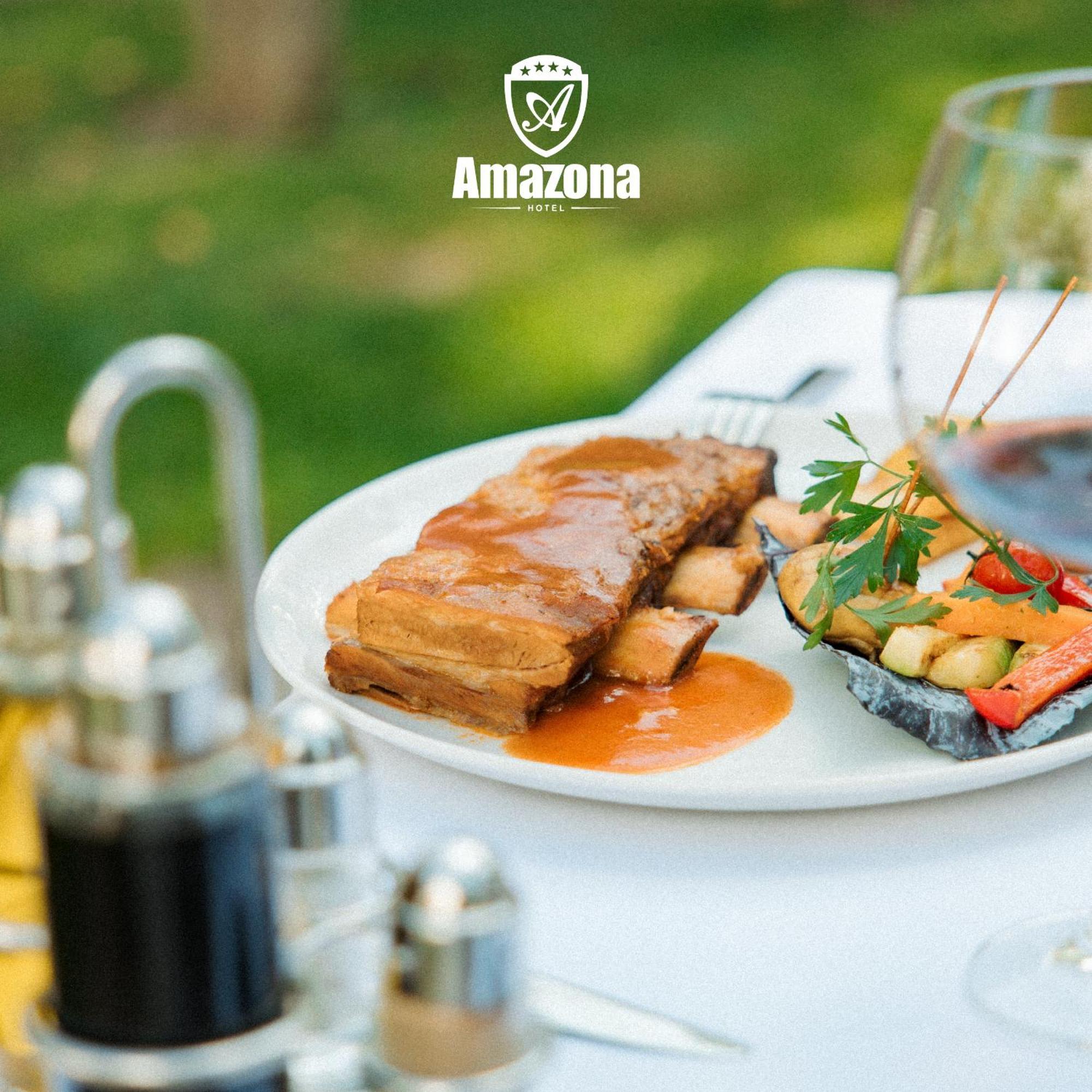 Amazona Hotel Pristina Exterior foto