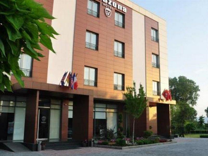 Amazona Hotel Pristina Exterior foto