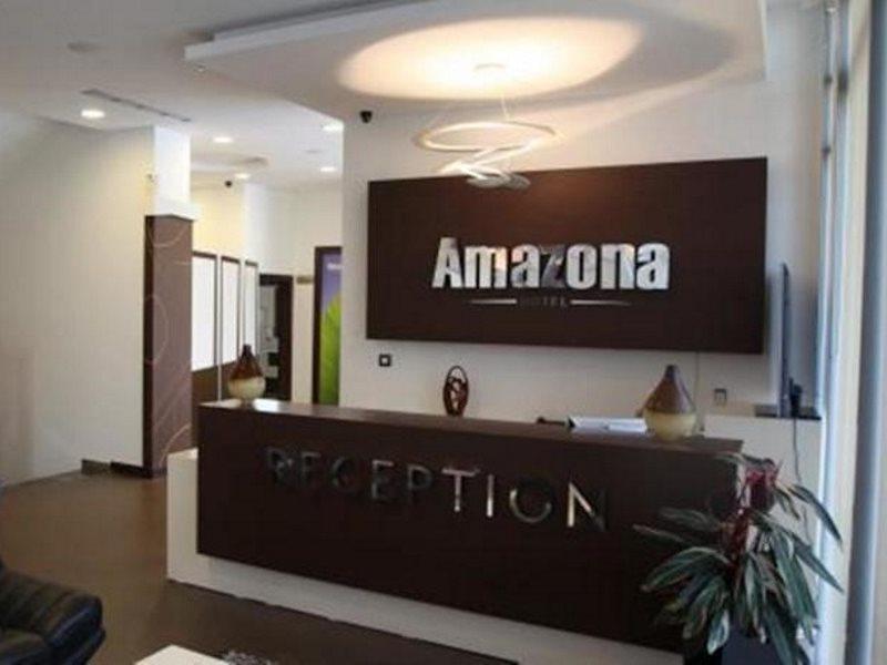 Amazona Hotel Pristina Exterior foto